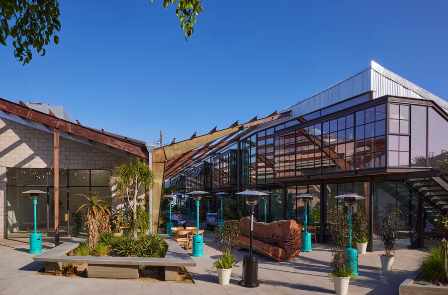 More Photos Of 2419-2425 Michigan Ave, Santa Monica Loft Creative Space For Lease