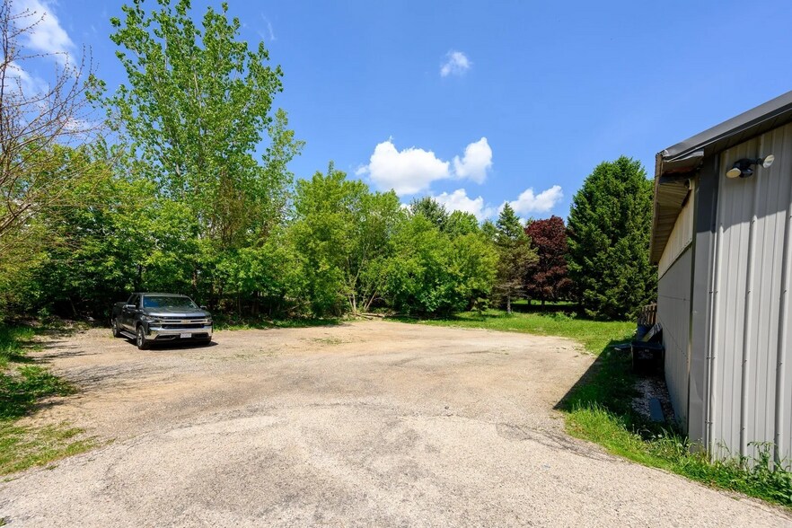 More Photos Of 4418 Richmond Rd, Ringwood Office For Sale