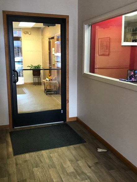 More Photos Of 556 Main St, Stroudsburg Office Residential For Lease