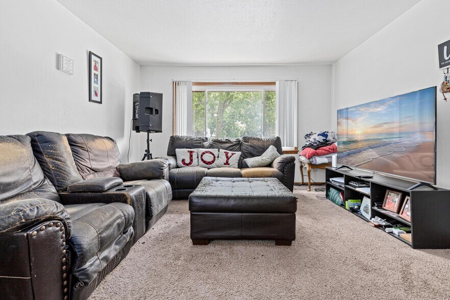 More Photos Of 4220 4th St NE, Columbia Heights Apartments For Sale