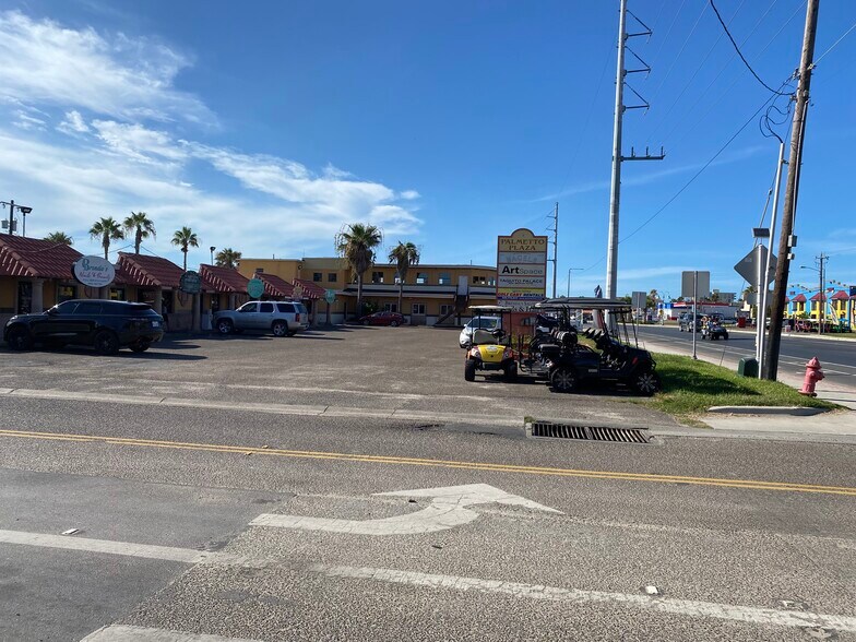 More Photos Of 1817 Padre Blvd, South Padre Island Freestanding For Lease