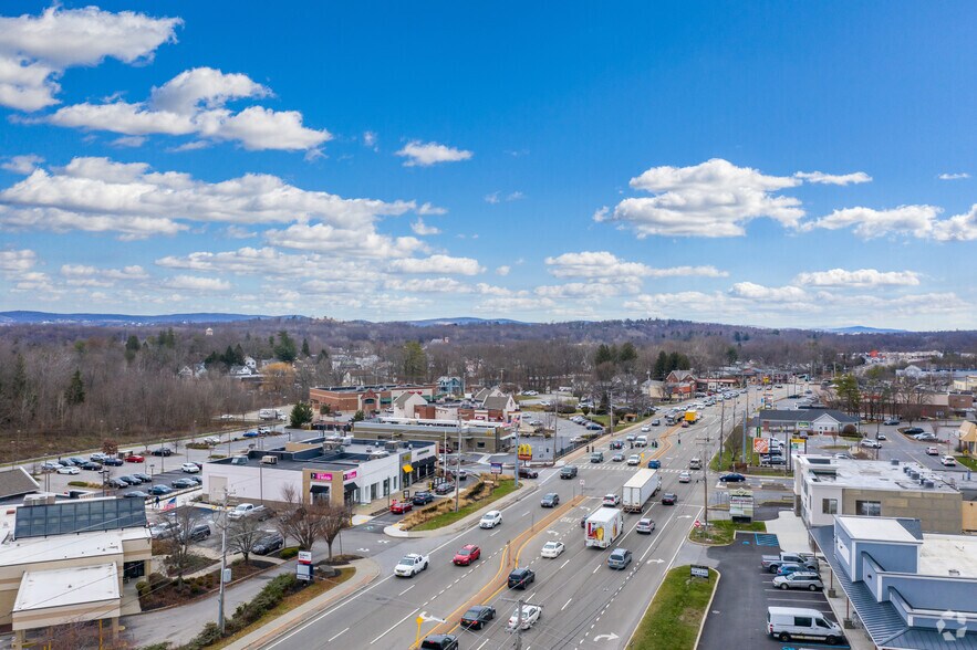 More Photos Of 1557 Route 9, Wappingers Falls Storefront For Lease