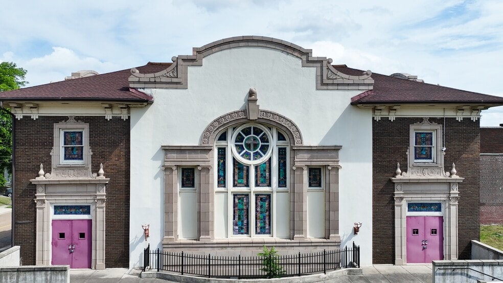 Primary Photo Of 1110 Faxon Ave, Memphis Religious Facility For Sale
