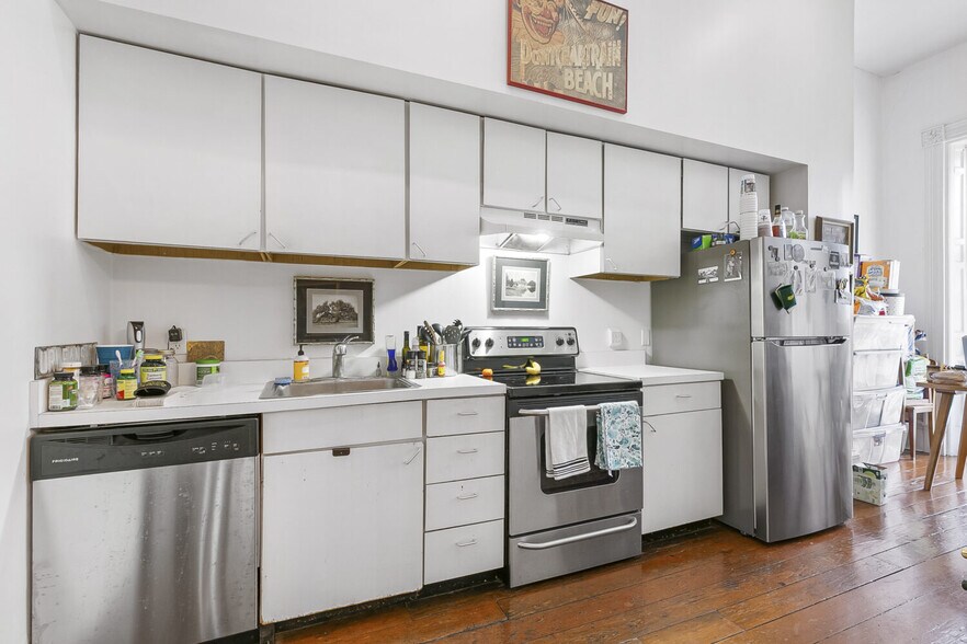 More Photos Of 612 Julia St, New Orleans Apartments For Sale