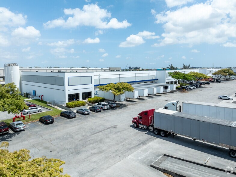 More Photos Of 11825 NW 100th Rd, Medley Warehouse For Lease