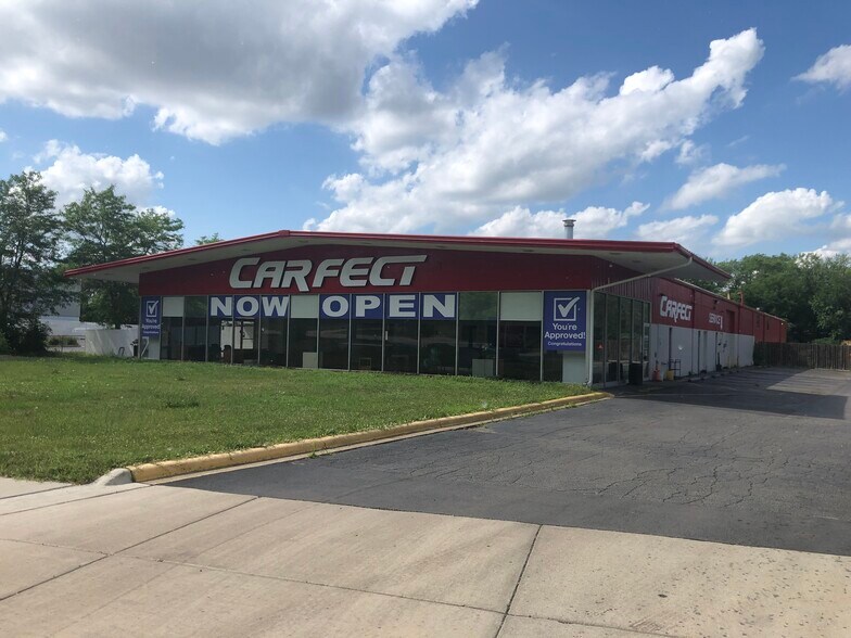 Primary Photo Of 1542 E New York St, Aurora Freestanding For Lease