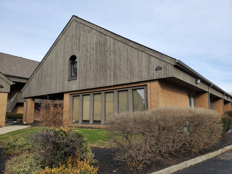 More Photos Of 1001 Eastwind Dr, Westerville Office For Lease