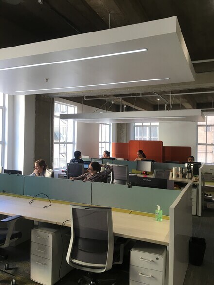 More Photos Of 742-748 S Hill St, Los Angeles Loft Creative Space For Lease