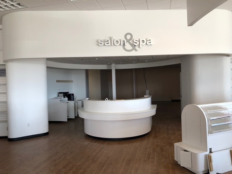 More Photos Of 8920 S 71st Plz, Papillion Storefront For Lease