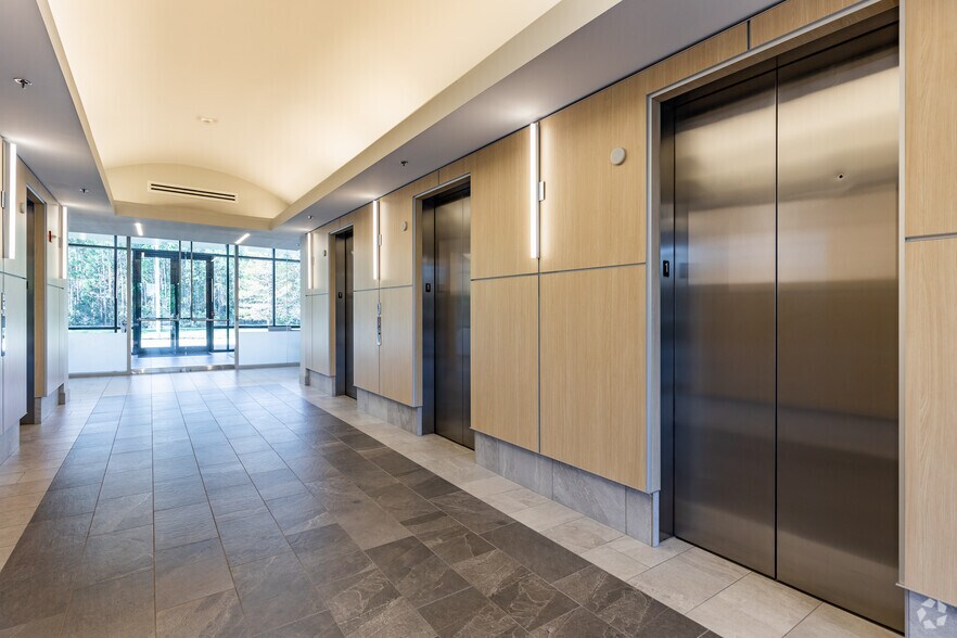 More Photos Of 2300 Discovery Dr, Orlando Office For Lease