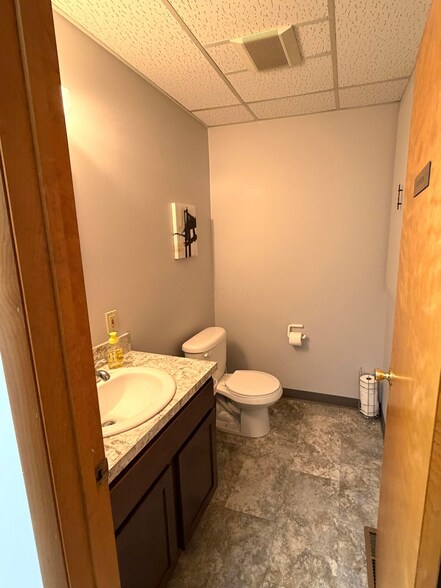 More Photos Of 117 E 6th Ave, Lancaster Freestanding For Sale