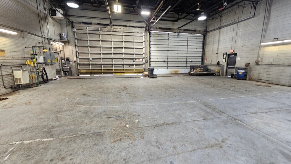 More Photos Of 75 Nassau St, Rochester Distribution For Sale