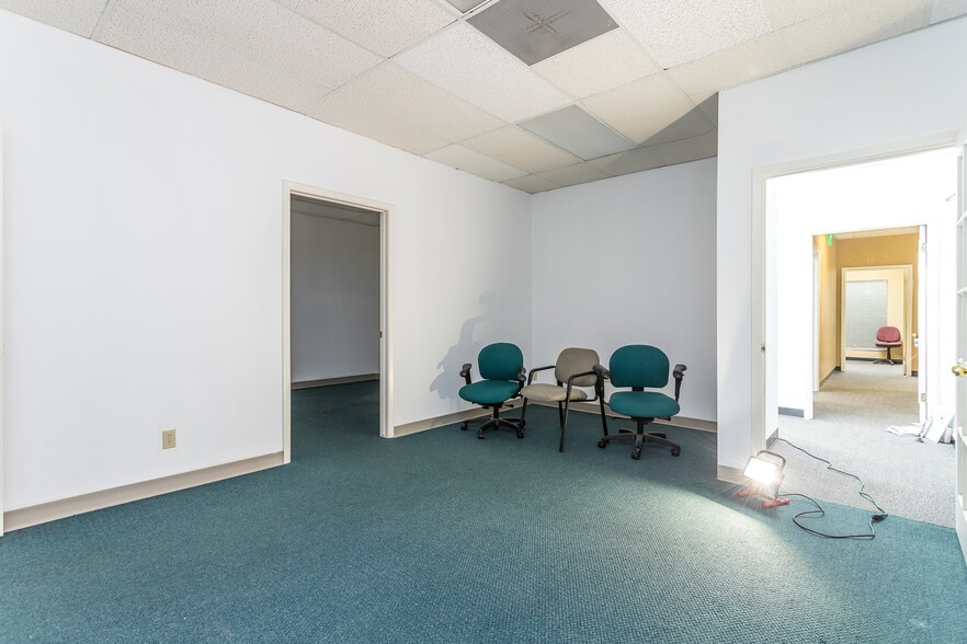 More Photos Of 2900 W Park Row Dr, Pantego Office For Sale