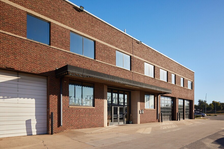 More Photos Of 11 NE 11th St, Oklahoma City Warehouse For Sale