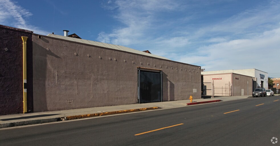 More Photos Of 777 Stanford Ave, Los Angeles Warehouse For Lease