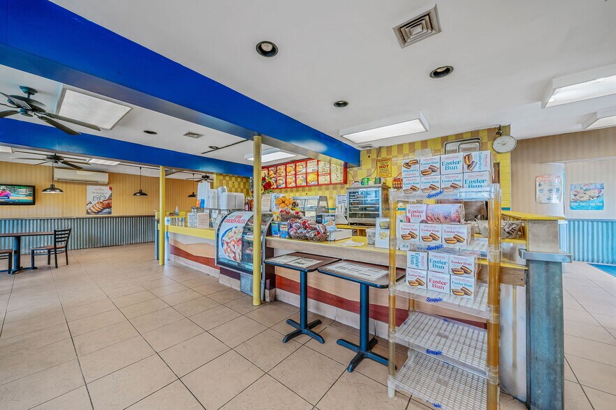 More Photos Of 777 Broadway, Amityville Restaurant For Sale