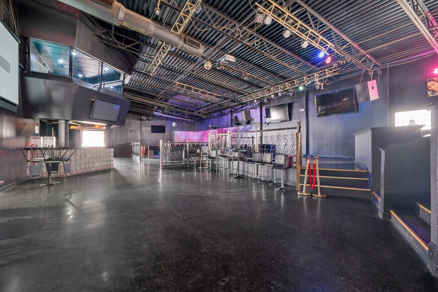 More Photos Of 2523 W Broadway, Louisville Restaurant For Lease