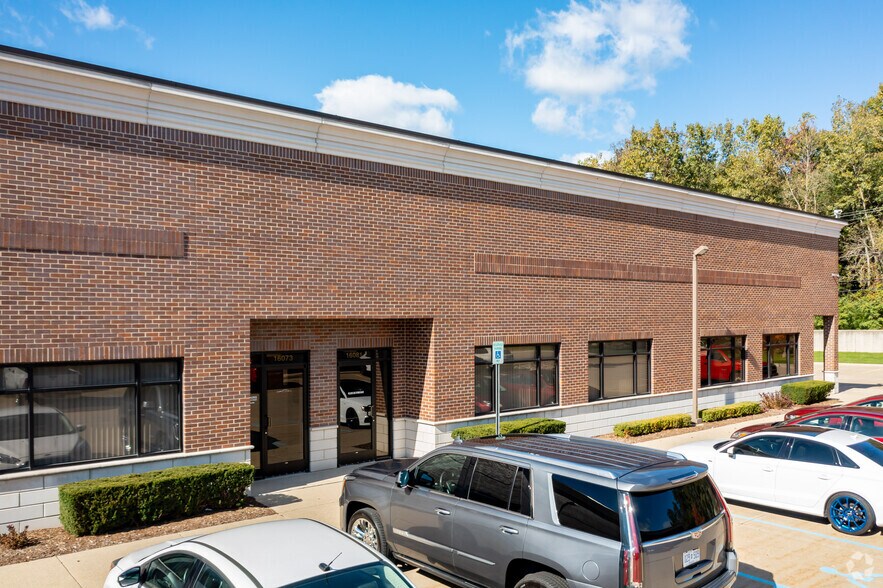 More Photos Of 16049-16089 Leone Dr, Macomb Township Warehouse For Lease