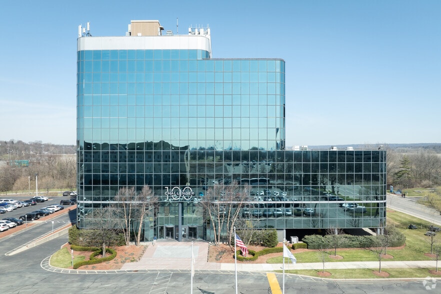 More Photos Of 100 Challenger Rd, Ridgefield Park Office For Lease