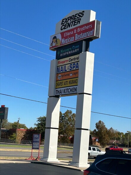 More Photos Of 6210-6220 NW Expressway St, Oklahoma City Unknown For Lease