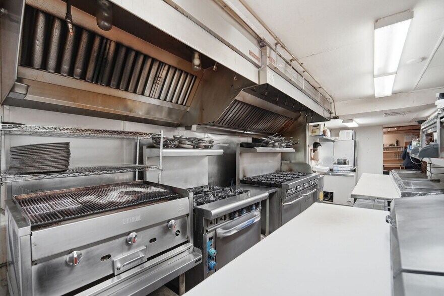 More Photos Of 100 Mountain Rd, Easthampton Restaurant For Sale