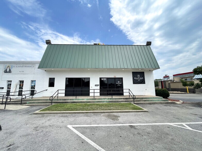 More Photos Of 1645-1647 Middle Tennessee Blvd, Murfreesboro Light Manufacturing For Sale