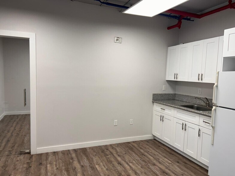 More Photos Of 7350 SW 89th St, Miami Apartments For Lease