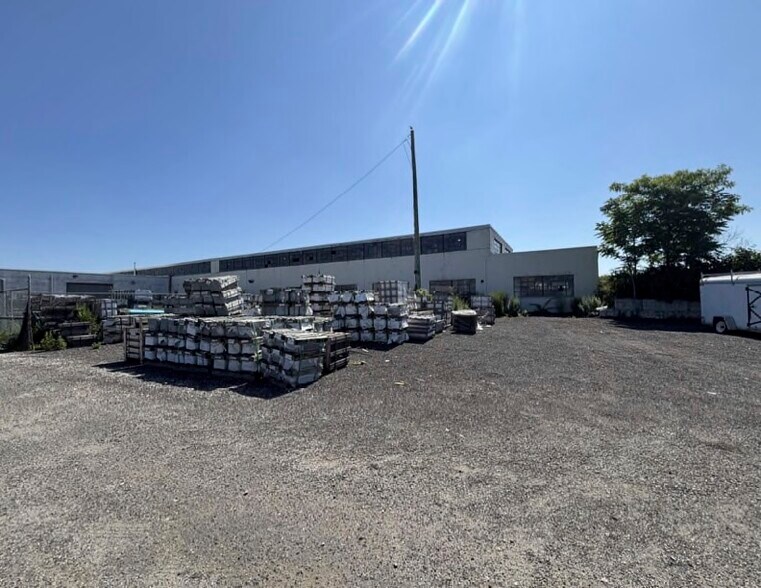 More Photos Of 1064 Route 109, Lindenhurst Warehouse For Lease