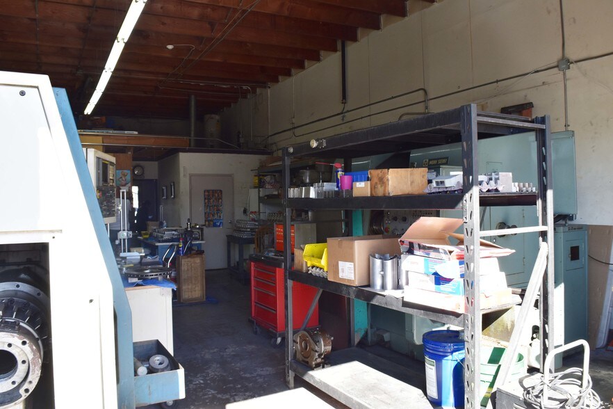 More Photos Of 1355 Brooks St, Ontario Warehouse For Lease