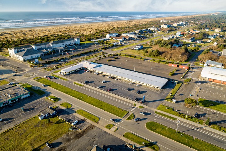 More Photos Of 172 W Chance A La Mer NW, Ocean Shores Restaurant For Lease