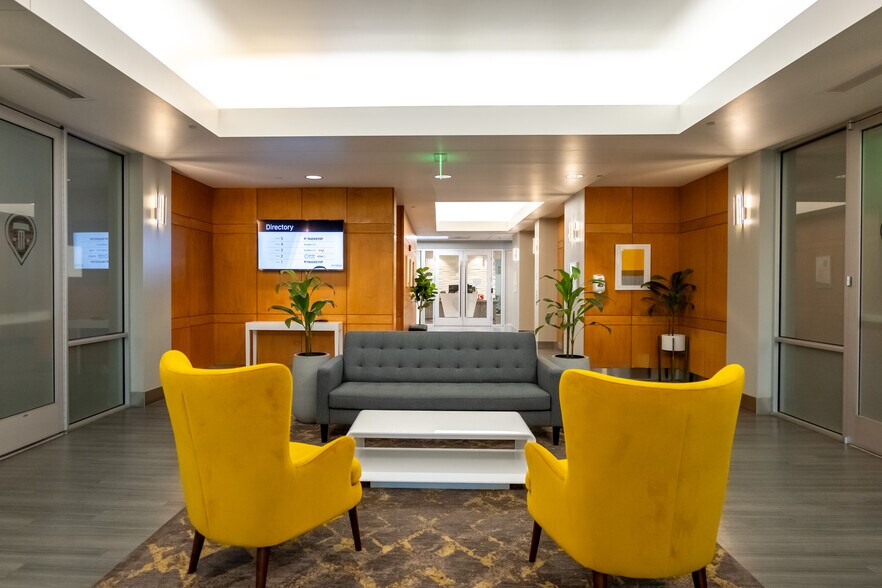 More Photos Of 1444 S Entertainment Ave, Boise Office For Lease