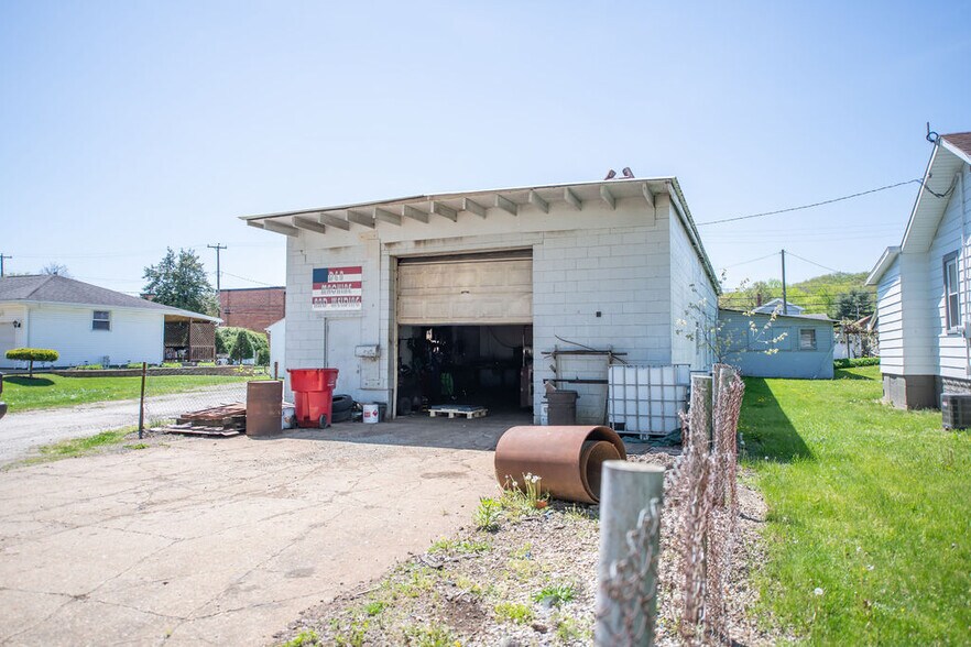 More Photos Of 1128 N Main St, Uhrichsville Manufacturing For Sale