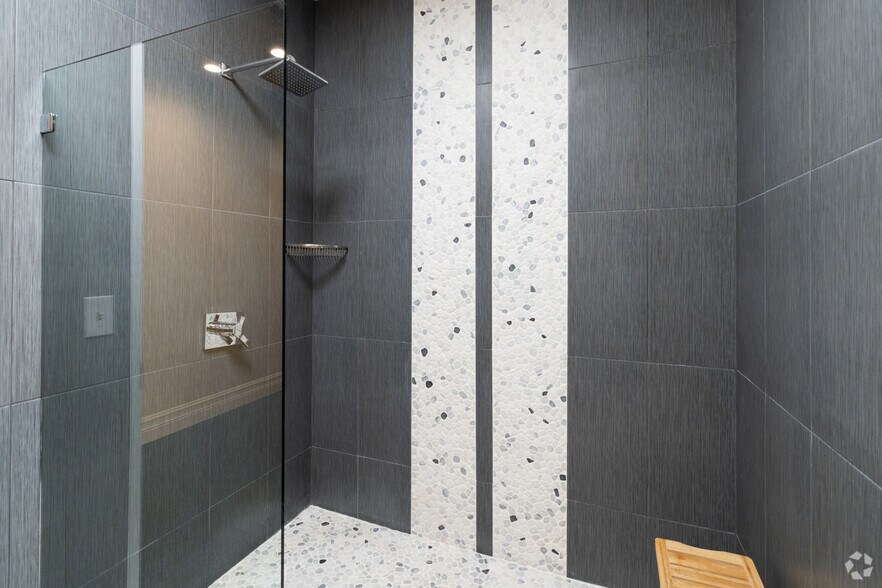 More Photos Of 12515 Research Blvd, Austin Unknown For Lease