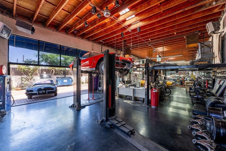 More Photos Of 411 S Harbor Blvd, Santa Ana Auto Dealership For Sale