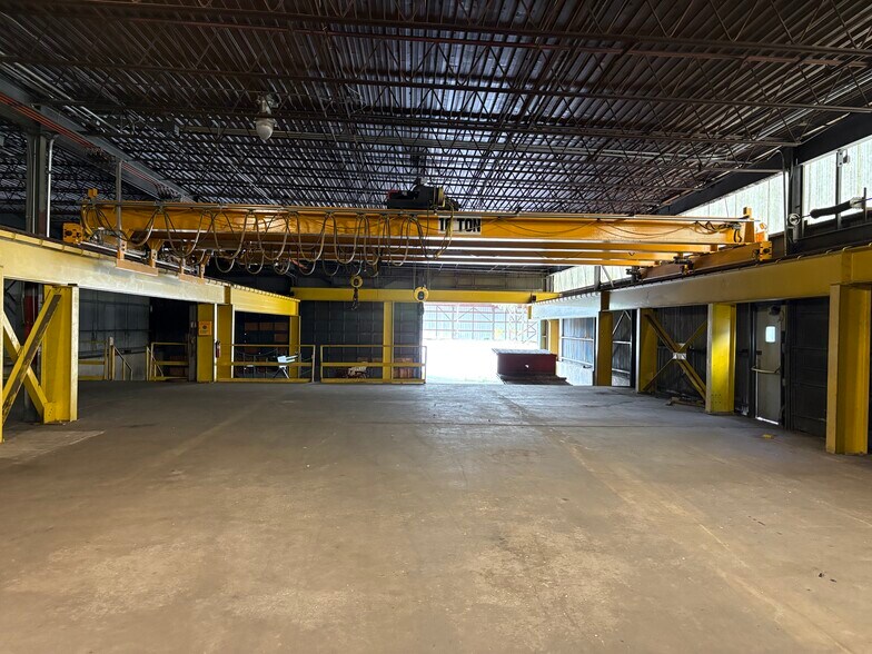 More Photos Of 1 Chicago Ave, Elizabeth Warehouse For Sale