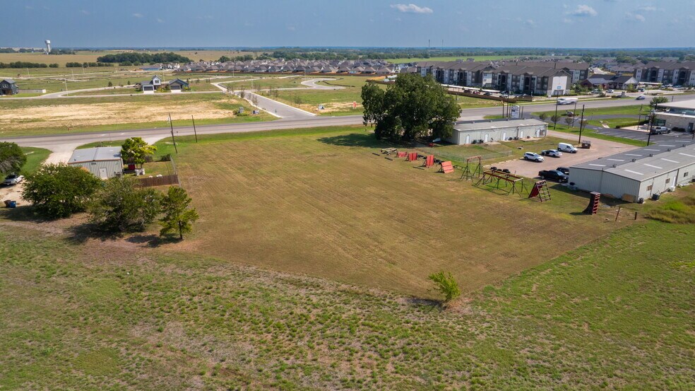 More Photos Of 2000 W San Antonio St, Lockhart Land For Sale