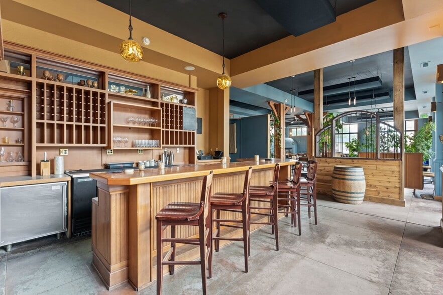 More Photos Of 102 S 1st Ave, Sandpoint Storefront Retail Office For Sale