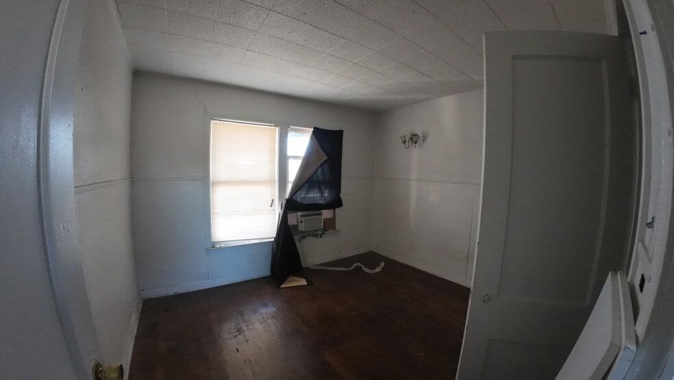 More Photos Of 401 Natalen Ave, San Antonio Multifamily For Sale