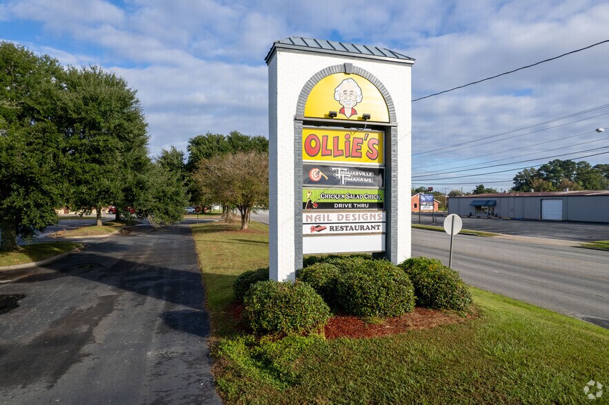 More Photos Of 2551 E Pinetree Blvd, Thomasville Unknown For Lease