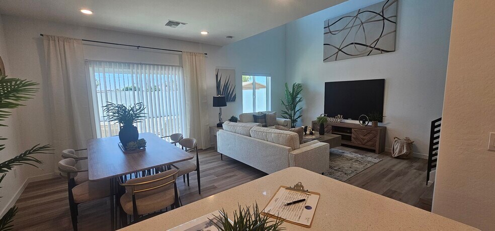 More Photos Of 2051 E Michigan Ave, Phoenix Apartments For Sale