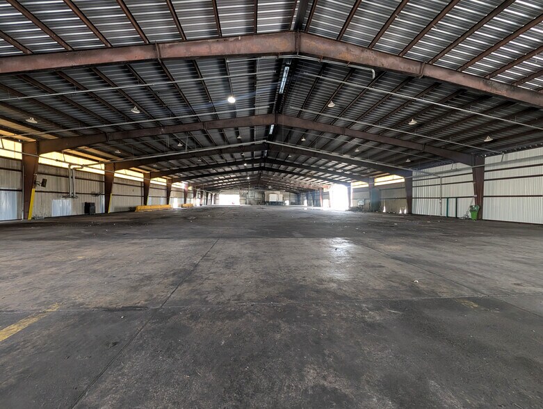 More Photos Of 1509 S Byron Butler Pky, Perry Manufacturing For Lease