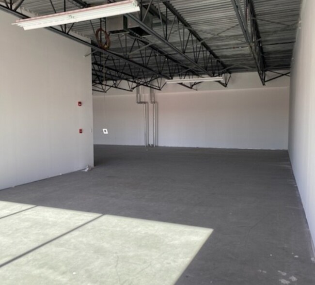 More Photos Of 16135-16157 142nd St, Edmonton Industrial For Sale