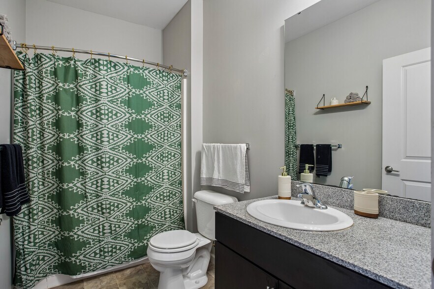 More Photos Of 1 Campus Edge Dr, Edwardsville Apartments For Sale
