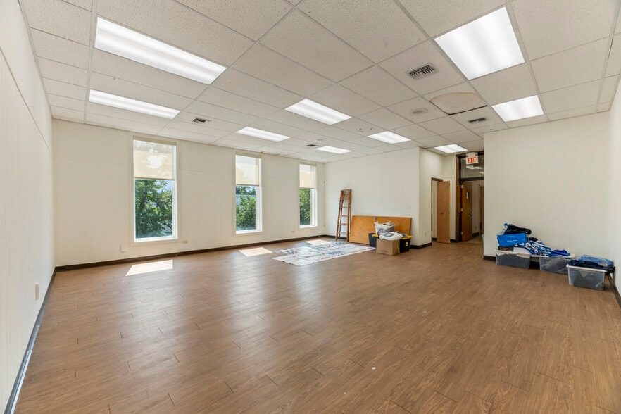 More Photos Of 160 Tices Ln, East Brunswick Office For Sale