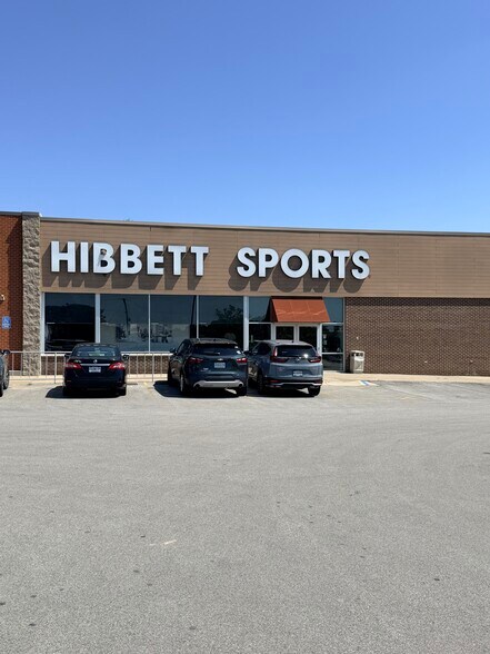 More Photos Of 895-975 W College St, Marshall Unknown For Lease