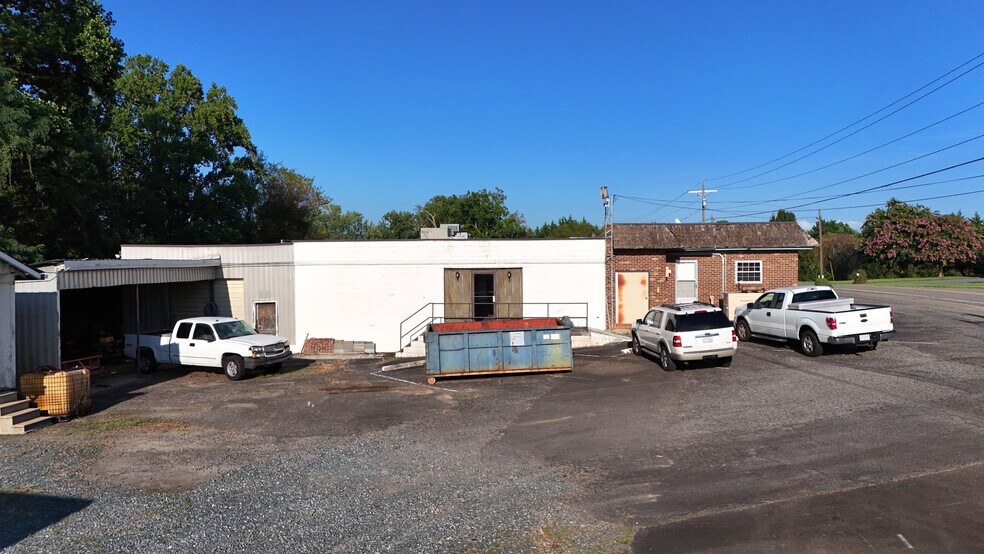 More Photos Of 1314 Old Highway 601, Mount Airy Office For Sale