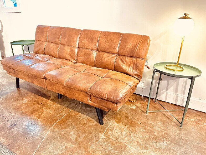 More Photos Of 380 SW Amal Dr, Atlanta Freestanding For Sale