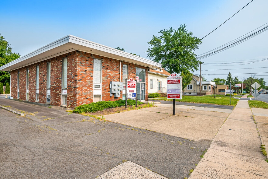 More Photos Of 451 S Washington Ave, Piscataway Medical For Lease