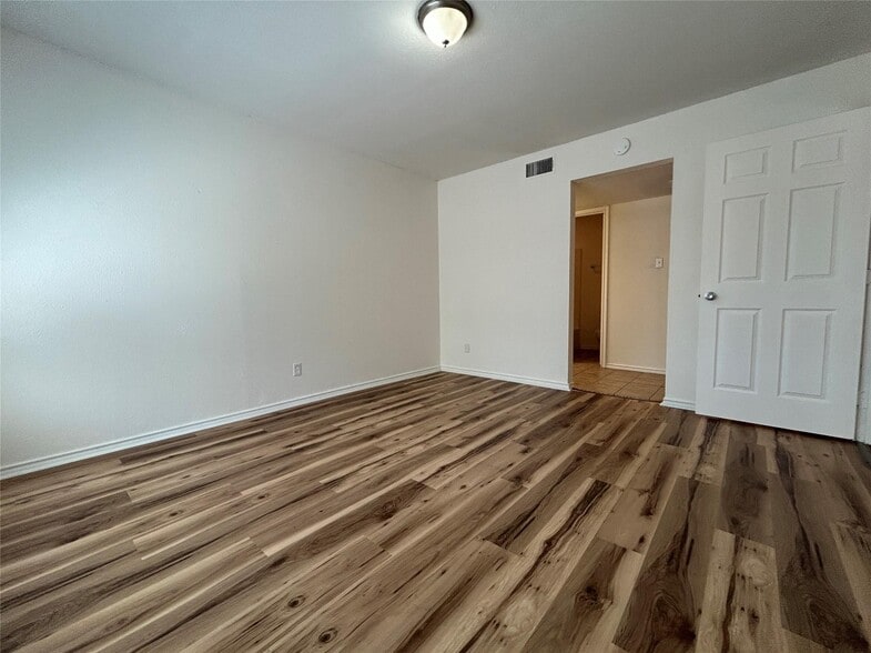 More Photos Of 214 Locust St, Sulphur Springs Apartments For Sale