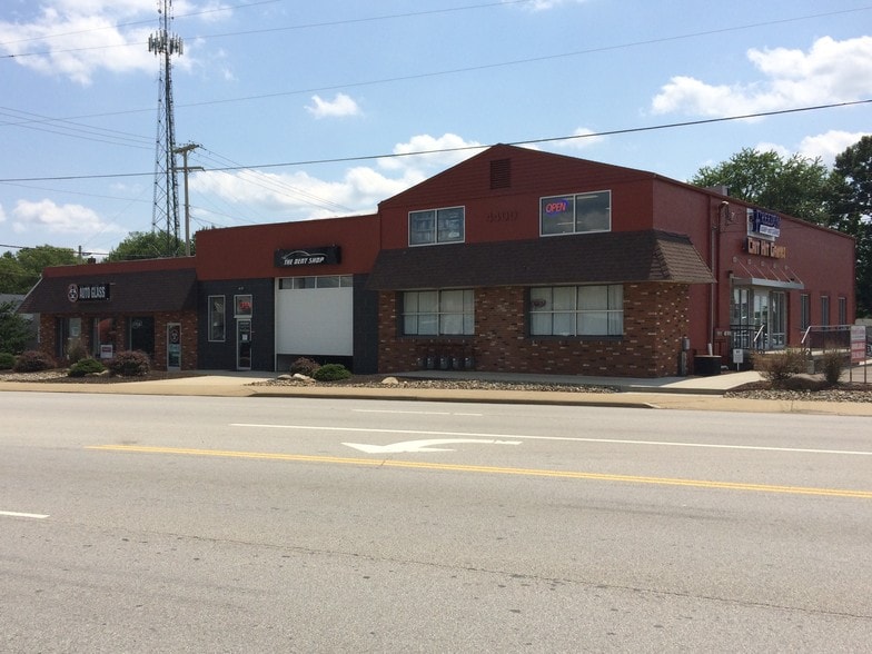 More Photos Of 4400 Portage St NW, North Canton Flex For Lease